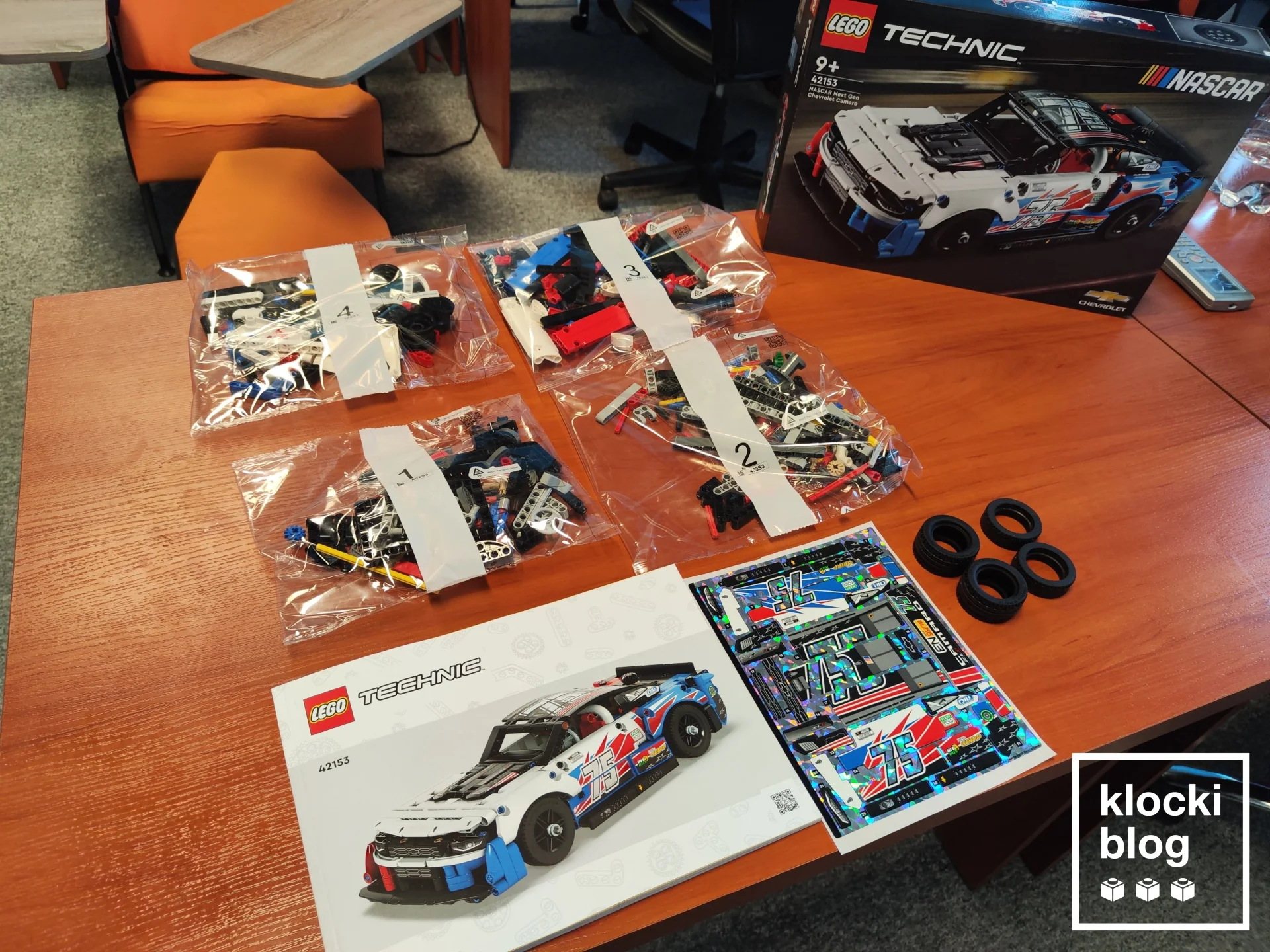 Unboxing i początek podwozia: Budowa bazy i silnika V8